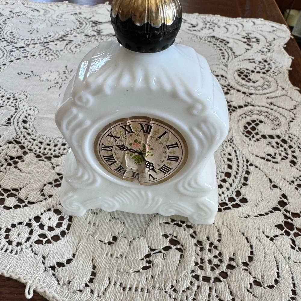 Avon Elegant White Vintage-Style Clock